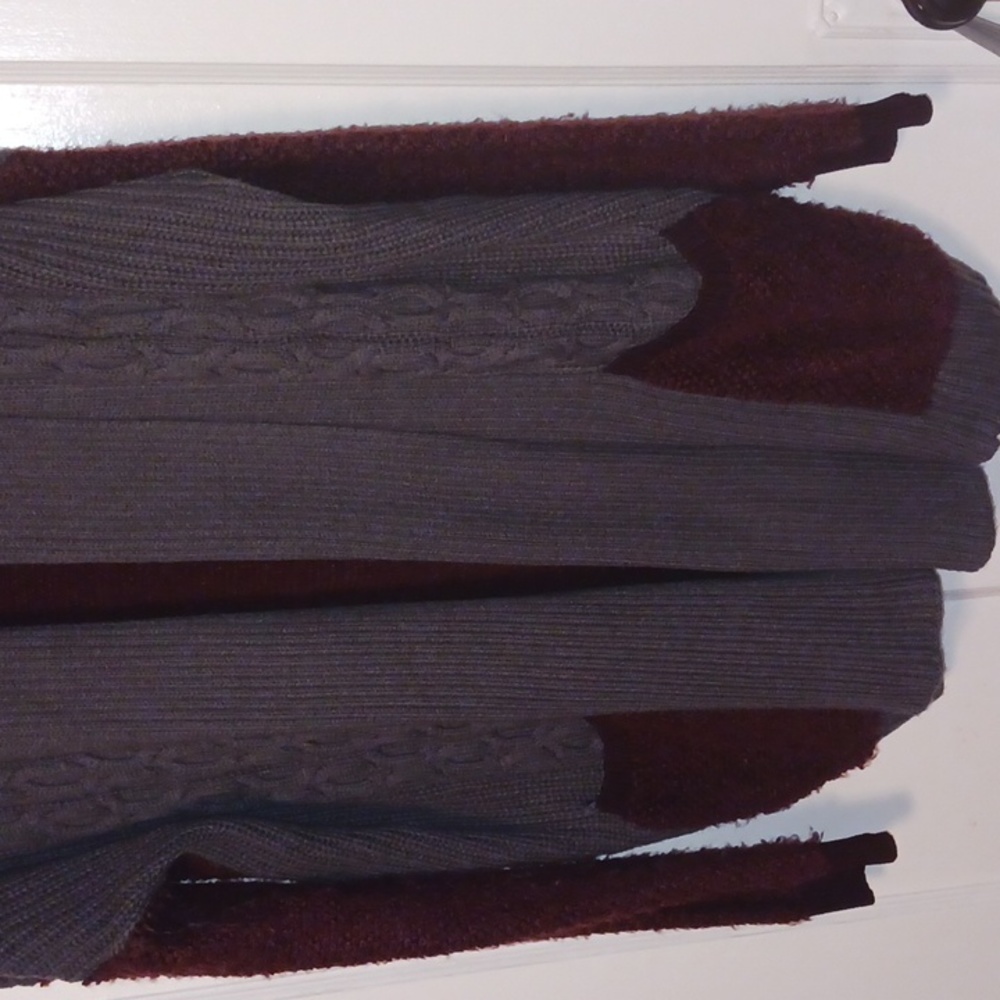 Cardigan - Picture 2 of 5